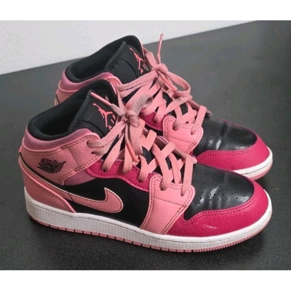 Air Jordan‎ 1 MID - Coral Chalk/Pinksicle Sneaker Shoe Tennis Punk Grunge 4.5Y